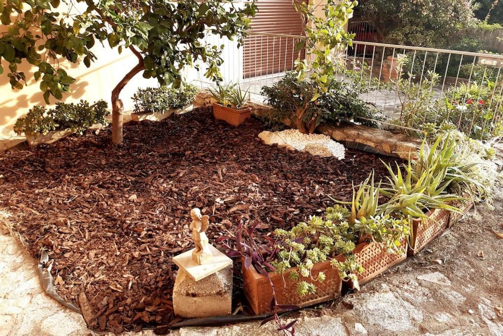Casa Con Giardino: Вараце Екстериор снимка