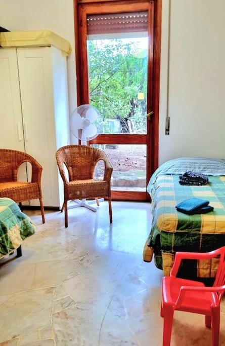 Casa Con Giardino: Вараце Екстериор снимка