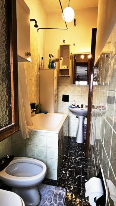 Casa Con Giardino: Вараце Екстериор снимка