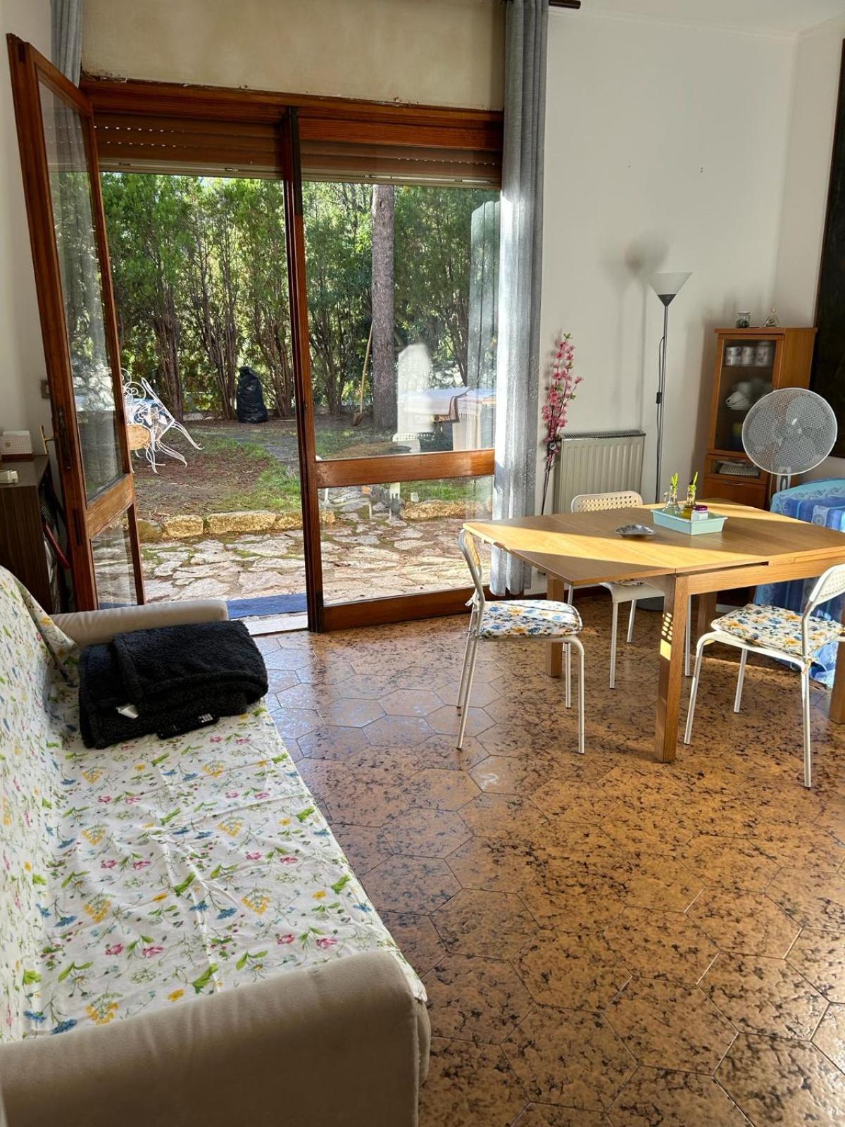 Casa Con Giardino: Вараце Екстериор снимка