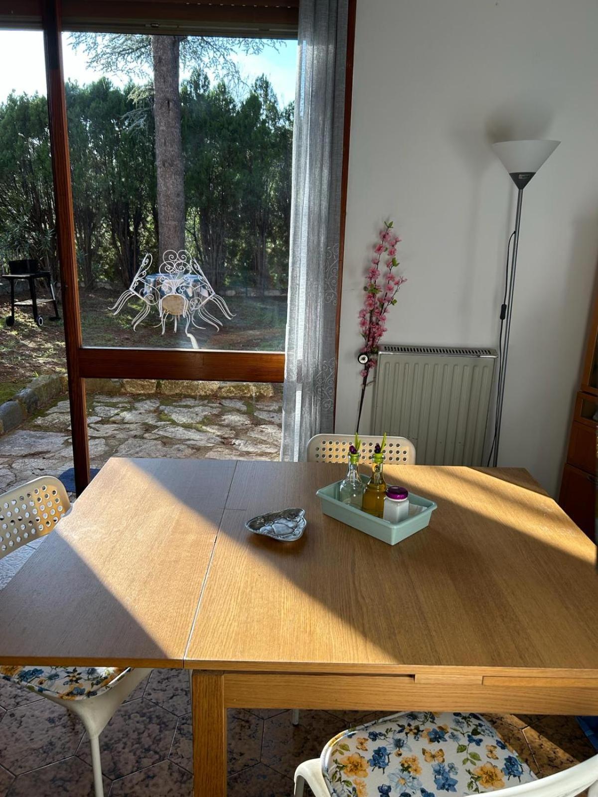 Casa Con Giardino: Вараце Екстериор снимка