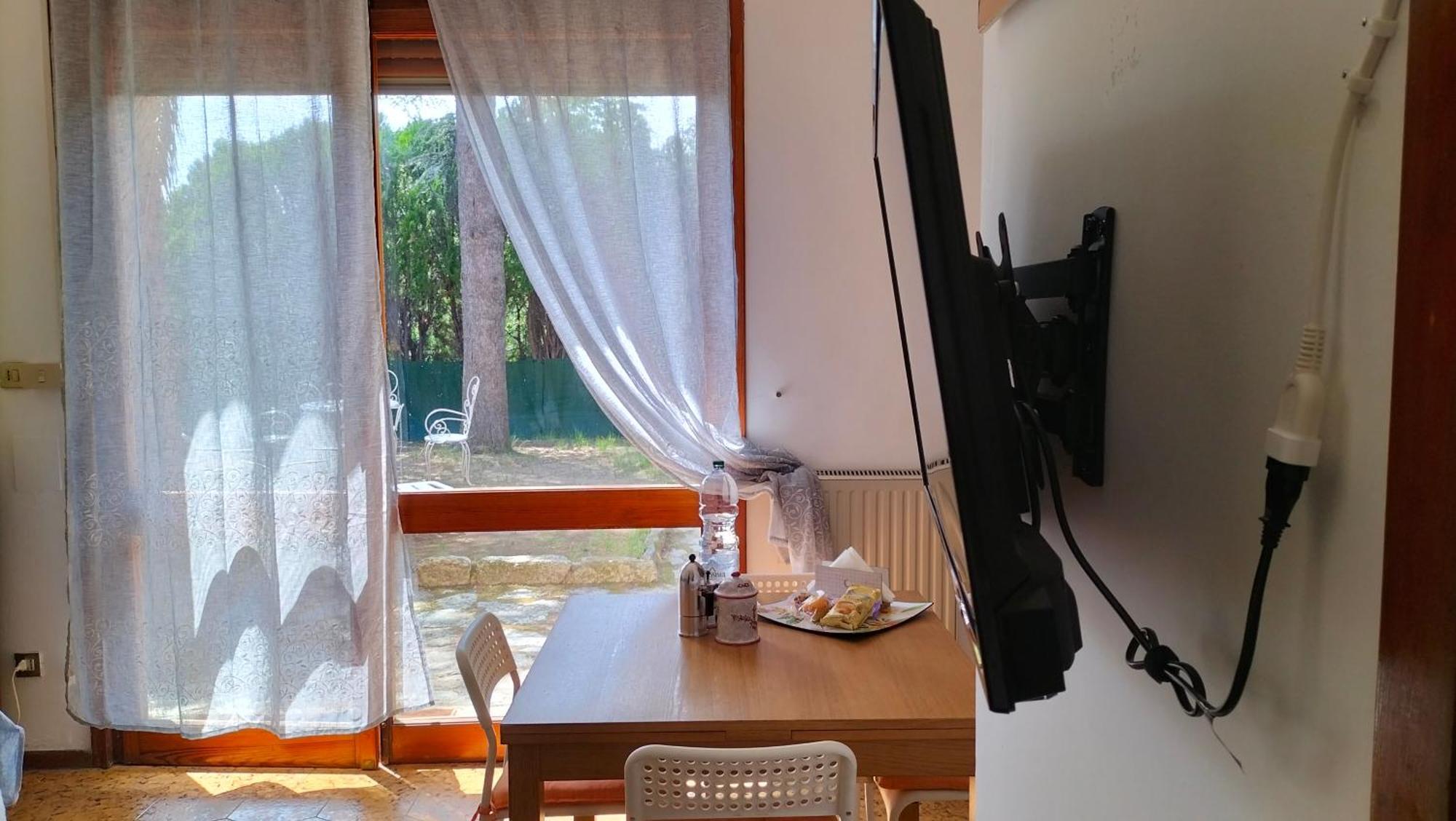 Casa Con Giardino: Вараце Екстериор снимка